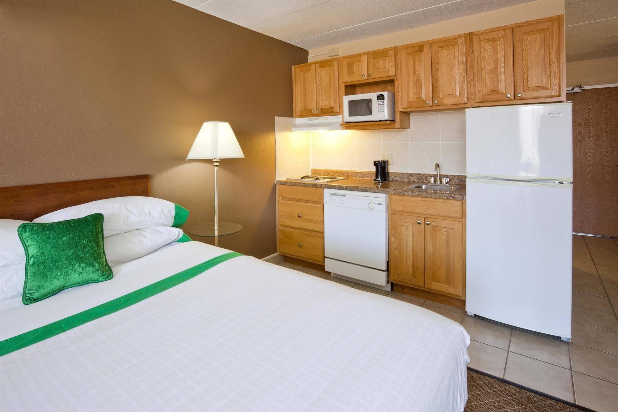 GuestHouse Inn&Suites Rochester Eksteriør bilde