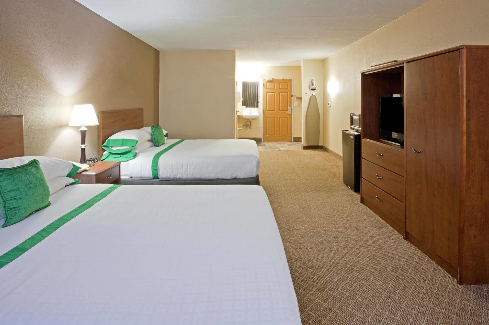 GuestHouse Inn&Suites Rochester Eksteriør bilde